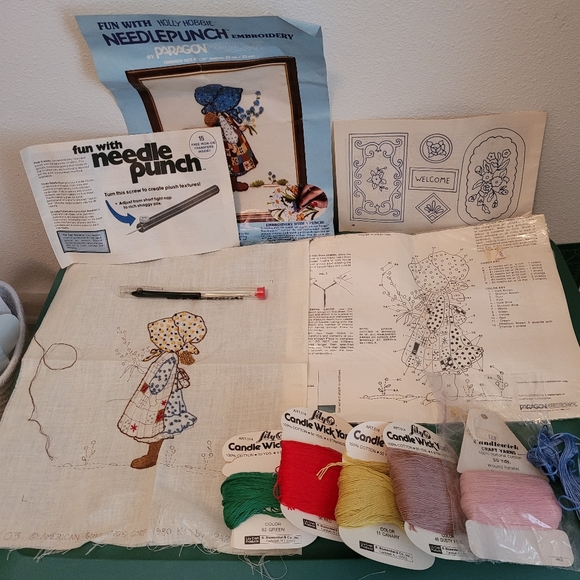 Vintage Hollie Hobbie Fun With Needlepunch Embroidry Kit - Picture 2 of 4
